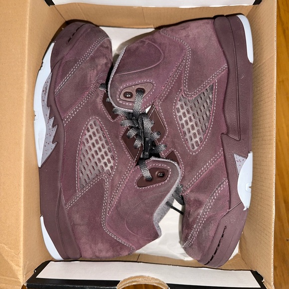 Preschool Retro Burgundy Jordan 5’s - Picture 1 of 7